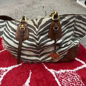 Michael Kors Tiger Stripe Tote - Brown and Cream 
Vintage Handbag